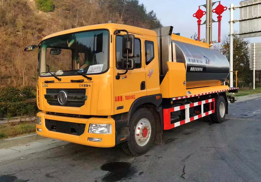 12噸東風(fēng)多利卡（全功率）智能瀝青灑布車(chē)