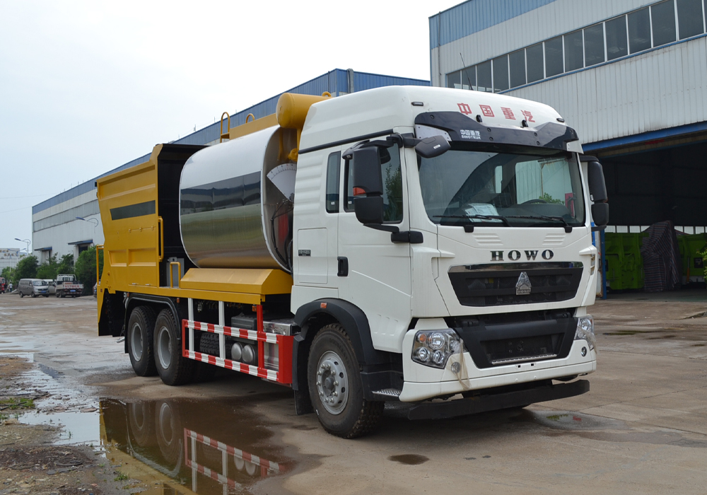 重汽豪沃后雙橋（8+12）同步碎石封層車(chē)